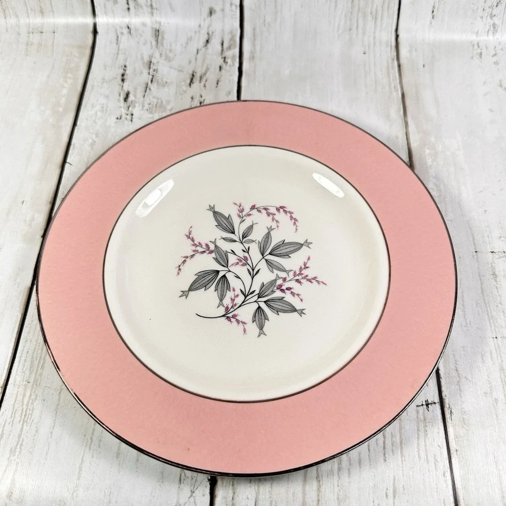 Homer Laughlin Barclay Cavelier Eggshell Pattern SALAD‎   Plate 7 Inch Pink